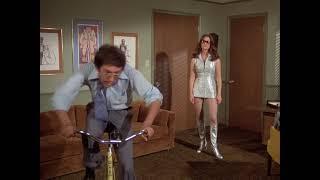 Charlie's Angels - Jacklyn Smith shows her legs (1977)