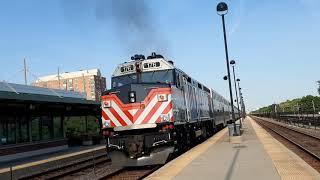 (RARE) Metra inbound on Platform 2 at Oak park