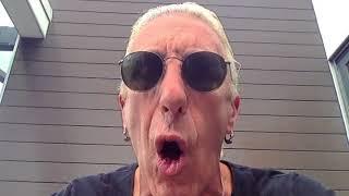 Dee Snider Signing Autographs at Looney Tunes in West Babylon NY 08-28-18