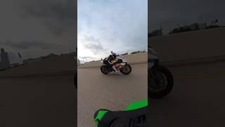 Losing and looking good!  CBR1000 RRR VS GEN 5 ZX10