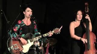 Tif Ginn - Little White Pill - Live at McCabe's