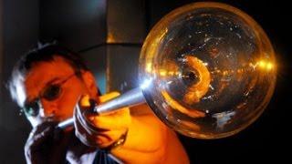 Expert Glass Blower (2000 degrees celsius)  at Disneyland Paris !!!!