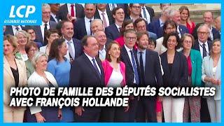 Photo de famille des députés socialistes avec François Hollande - 09/07/2024