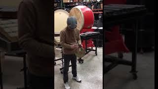 Bending Gong played in traditional Chinese Style