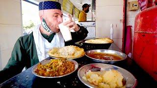 Pindi STREET FOOD Breakfast of CHAMPIONS!! Nihari + Halwa Puri in Rawalpindi, Pakistan