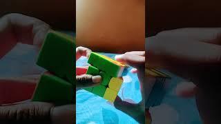 Rubik's cube fast rooted #tiktok #thesimonshi #moincuber #rubikscube #cubermsb