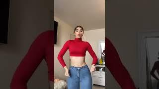 big Butt and flat tummy girl dance in tiktok