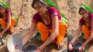 Indian vlogger cleaning cleavage hot.desi cleaning vlogger cleaning cleavage