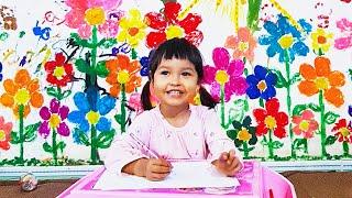 2-year-old NFT artist Mia Mai | Handmade NFTs available on OpenSea | #NFT art