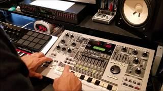  Roland MC 505 Groovebox:  Making a simple Beat in realtime