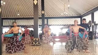 Baile Tradicional Javanés En El Palacio Del Sultán - Guía De Turismo En Yogyakarta (Indonesia)