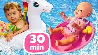 ️ ¡De vacaciones con la pequeña Bianca y sus juguetes! Vídeos de bebés para niños.