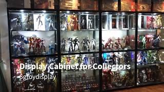 Display cabinet for collectors