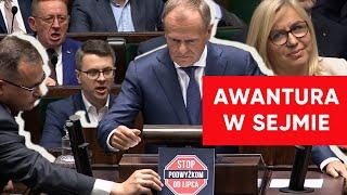 Awantura w Sejmie. Poseł PiS wtargnął na mównicę Tuskowi. Ostra reakcja Hołowni