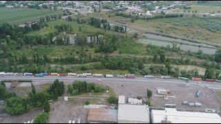 Около двухсот грузовиков скопилось на границе Казахстана и Кыргызстана