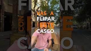 Este casco de CICLISMO URBANO  ¡Se pliega!