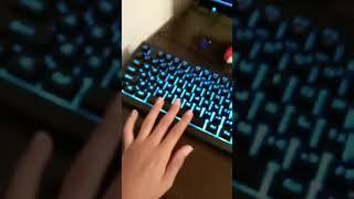 DO NOT BUY THIS KEYBOARD!!