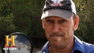 Swamp People: "BIG CLAW" GATOR Puts Up a BIG FIGHT (Season 7) | History