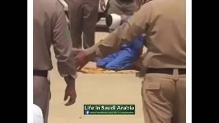 A Saudi forgives the killer of his son, moments before his execution