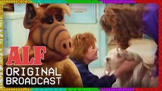 You Ain't Nothin' But a Hound Dog | Original Broadcast FULL Episode: S2 Ep20