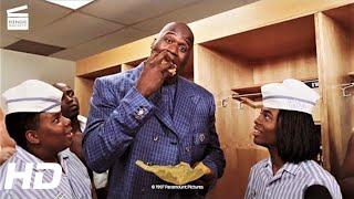 Good Burger: Shaquille O'Neal eats a Good Burger