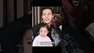 Several group photos of William Chan and his family陈伟霆和家人的超多合影，一家人高颜值还长得特别像，基因太强大了