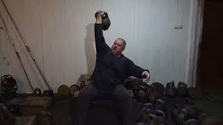 СИЛОВОЙ РЫВОК С ГИРЕЙ 53,4 КГ, ДУЖКА 50 ММ, СИДЯ НИЗКО 53 KG KB MUSCLE SNATCH SEATED 50 MM HANDLE