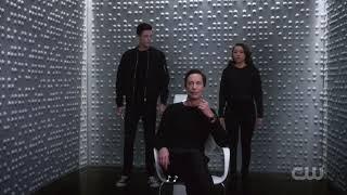 The Flash 5X8 Barry and Nora meet eobard thawne