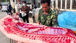 Today  Lao Meng is really satisfied with selling pork. He is a rich man in the countryside. He sell