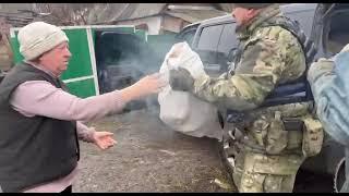 08.03.2022_Поліцейські Луганщини доставили продукти харчування у прифронтові населені пункти області