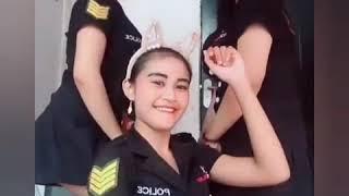 TIKTOK HOT 2019 - GOYANGAN TANTE CANTIK & SEKSI BIKIN BAPER COWOK YANG MELIHATNYA