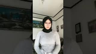 Jilbab Putih Mendesah