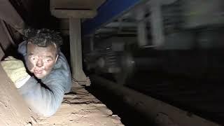 Super Sus hiding from train (Metro)