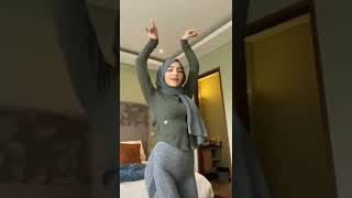 Gede dan Menggoda #jilbab #tiktok #jilbabhot #jilbabsange #jilbabsexy #tiktokjilbab #smahot #sma