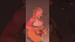 ross lynch singing “austin & ally” theme song on 10 year anniversary #rosslynch #thedriverera