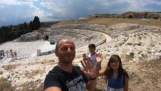 In giro con noi tre.Ep.02 Teatro greco di Siracusa