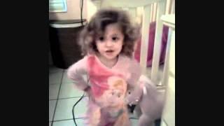 little girl dancing and singing shake your booty lol