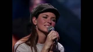 Willie Nelson & Shania Twain - Blue Eyes Crying In The Rain