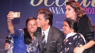 Shah Rukh Khan Emotional Moment with Fans | SRK | Most Humle Superstar |