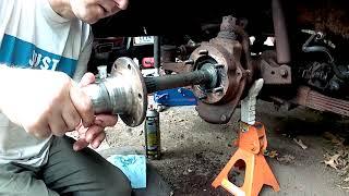 Front D44 Wheel Hub: Reassembly