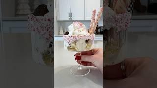 Candy Cane Sundae ️ #christmas #dessert #satisfying #asmr #viralvideo #sweets #sweettooth #fypシ゚