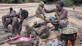 Wow That's incredible Lifestyle of Hadzabe bushmen they survive only by hunting & gathering berries