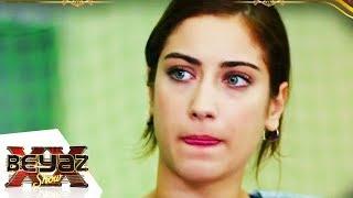 Hazal Kaya'nın Yaptığı Dil Hareketi - Beyaz Show