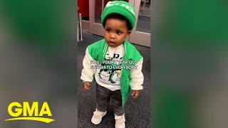 Adorable toddler goes viral for saying hi to everyone in the store