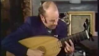 Rare Guitar Video: Julian Bream - Dowland and the Lute