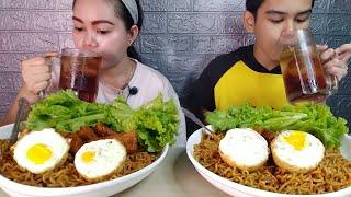 Mie Sedap Goreng extra pedas,telur ceplok,daun selada,edisi collaboration, Mukbang