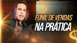 Thiago Finch invade aula e ensina sobre funil de vendas