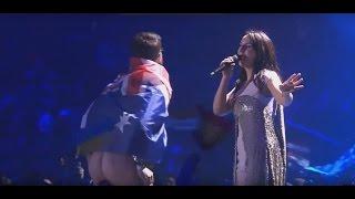 АВСТРАЛИЕЦ ПОКАЗАЛ ЖОПУ НА ЕВРОВИДЕНИЕ 2017 ⁄⁄Australian showed his ass on stage Eurovision 2017