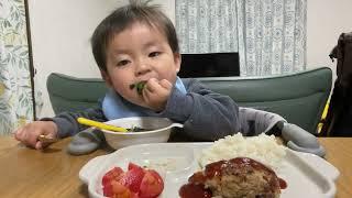 Homemade hamburger steak,spinach and onion soup,broccoli,tomato【手作りハンバーグ、ほうれん草と玉ねぎのスープ、ブロッコリー、トマト】