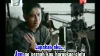 Chrisye feat Ungu - Cinta Yang Lain